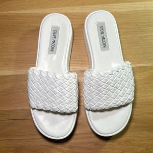 Steve Madden women size 7, sandals